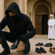 shoe_theft_mosque_scene